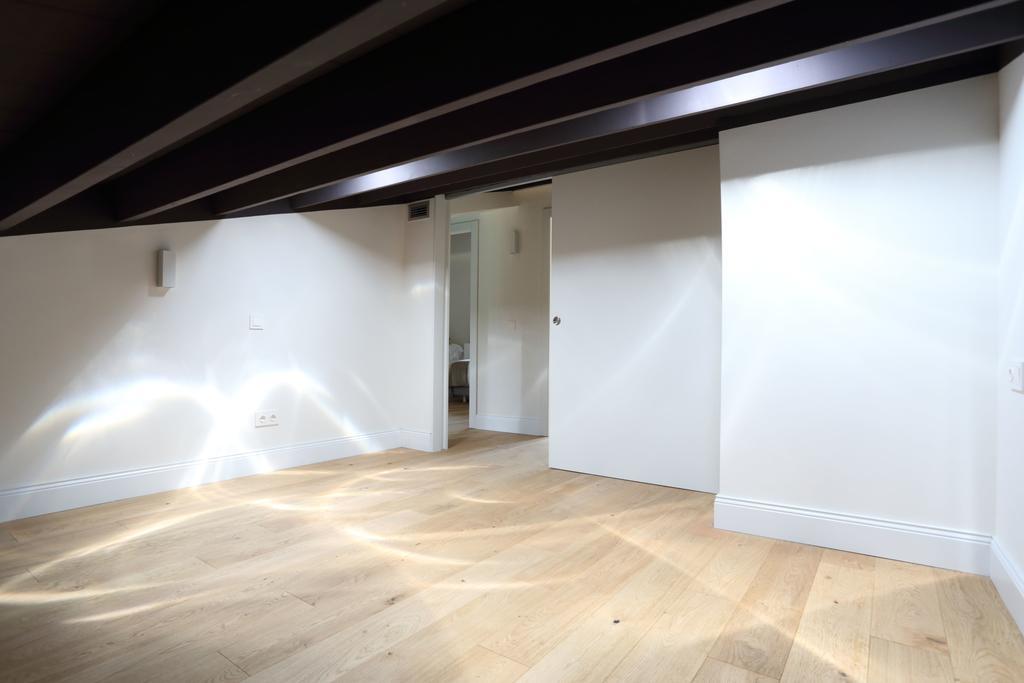 Apartaments Placa Del VI Girona Exteriör bild