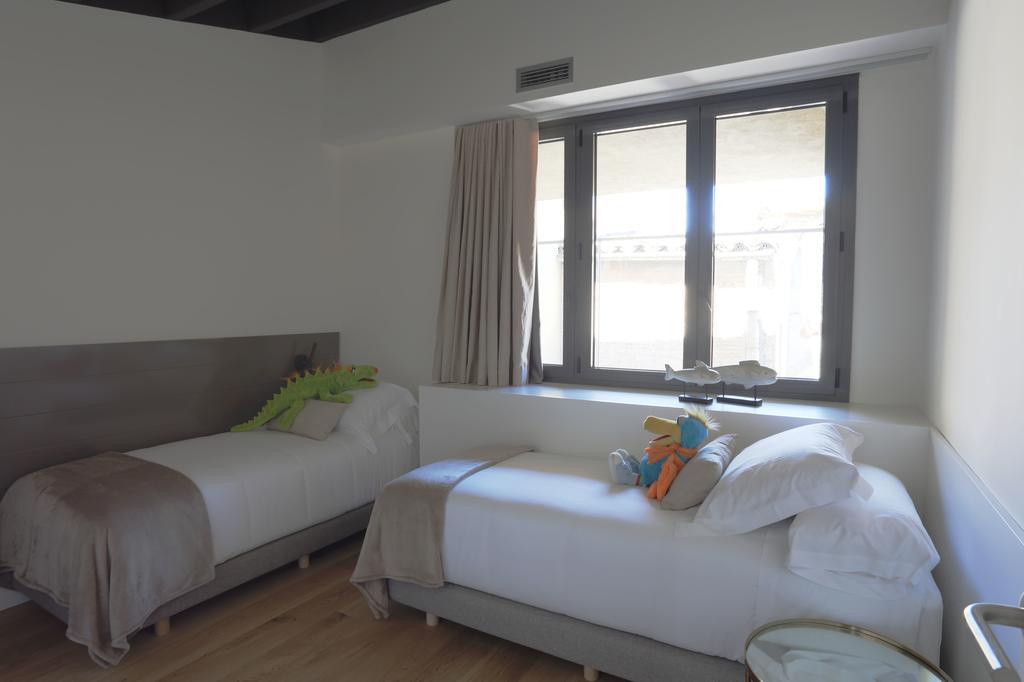 Apartaments Placa Del VI Girona Exteriör bild